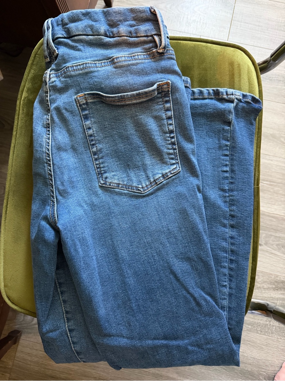 Good American denim good petite flare mid rise flare women’s size 8/29 medium